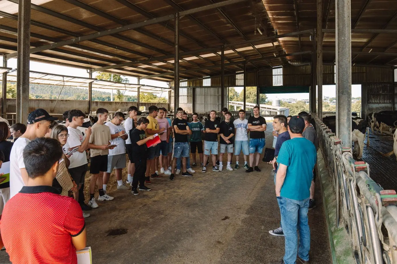 Decenas de jóvenes descubren de primera mano el emprendimiento innovador en el rural 3